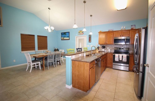 Safe Harbor House | Welcome to Casa del Mar! Less than a mile away from beach!
