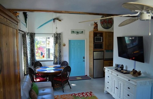 Edgewater Apartment | Welcome to Casita Canal! Fabulous studio apartment on a canal with a pool.