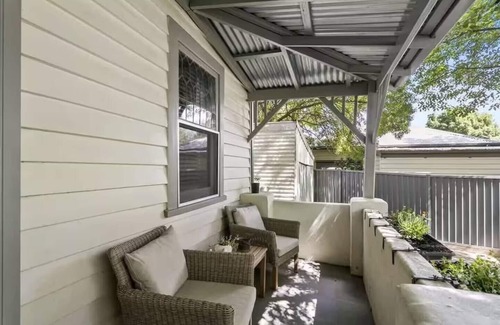 Redan House | Welcome to Cosy Cottage – your peaceful 2-bedroom home in the heart of Ballarat