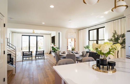 Chelan House | Welcome to Coco Chelan at The Lookout at Lake Chelan