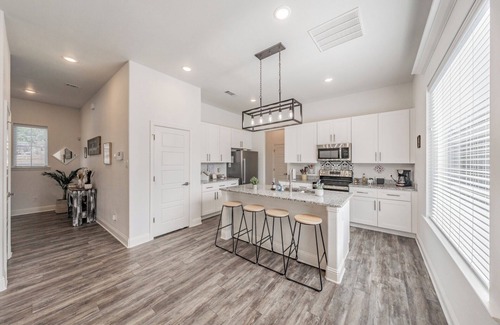 Fort Worth House | Welcome to Cowtown Casita - close to the Stockyards, Billy Bob's and more!