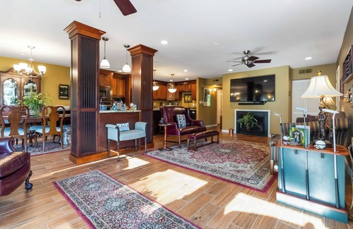 Bronston Condo | Welcome to Double Eagle on Seven- Lake Cumberlands Elegant Golf Side Retreat