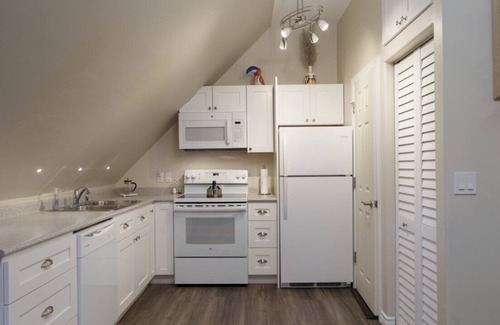 Bracebridge House | Welcome to Dragonfly Hill.