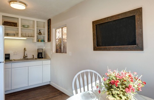Caldwell House | Welcome to Everett Darling Couples Getaway