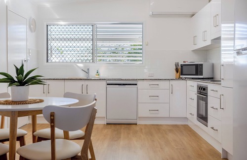 Yeppoon Cottage | Welcome to - Family Tides!
