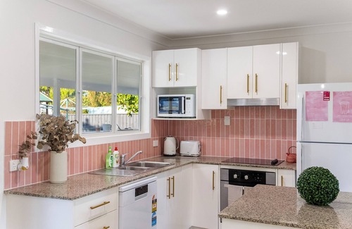 Barlows Hill House | Welcome to Farnborough Beach Cottage!