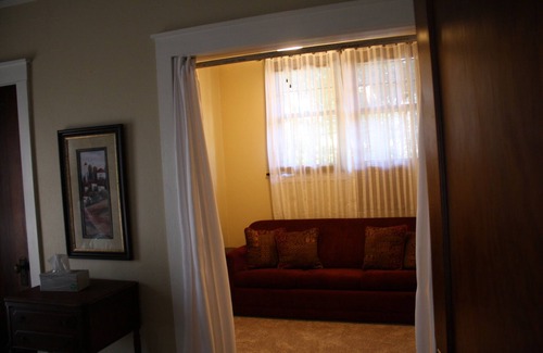 Dixon House | Welcome to Grandma's House! I'd love to host your family&friends! 2 night min!