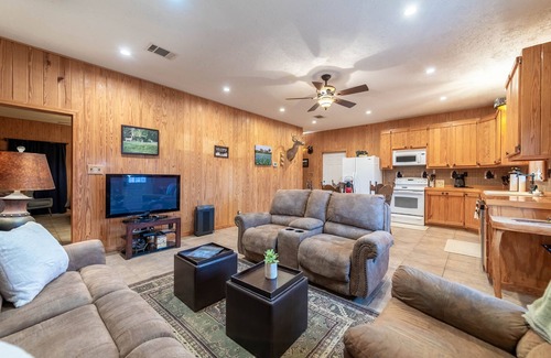Liberty Hill House | Welcome to Grizzly Acres! Far out; close by! Secluded barndo/house near Austin!