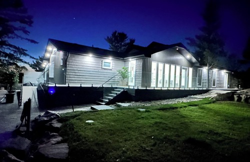 Honey Harbour Cottage | Welcome to HoneyScape - Newly Renovated 5 Bedroom Cottage