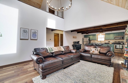 Lake Ariel Ski Chalet | Welcome to House in the Trees in The Hideout!