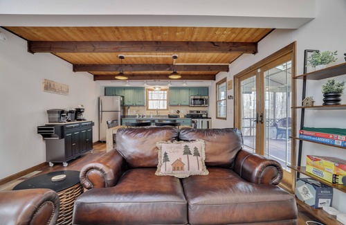 Lake Ariel Ski Chalet | Welcome to House in the Trees in The Hideout!