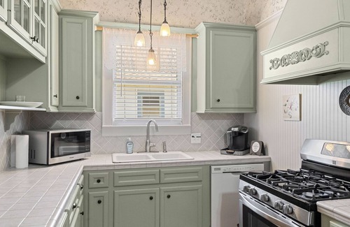 Humble House | Welcome to Humble Inn, your cozy home away from home in the heart of Humble, TX