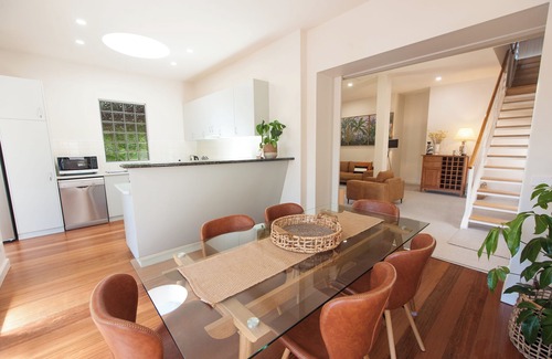 Echuca Apartment | Welcome to Il Cortile - two storey apartment in central Echuca