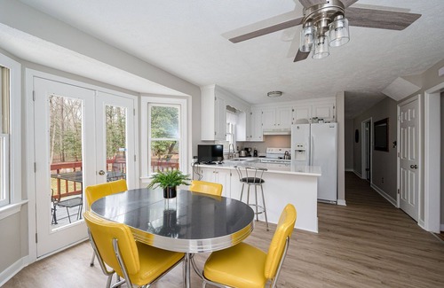 Charles City House | Welcome to King George Manor your family-friendly getaway!