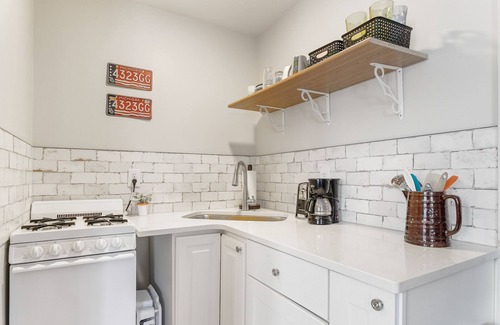 Fenwick House | Welcome to Lake Life! Your spacious WATERFRONT getaway on an all sports lake! π