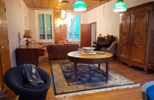 Simard House | Welcome to Les Bons Amis