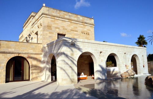 Sanarica Villa | "Welcome to Masseria Quadrelli: an oasis of elegance in the heart of Salento"