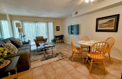 Hillcrest Apartment | Welcome to Midtown Condo