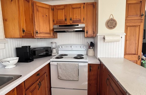 Lynn Garden House | Welcome to Mini Meadows, a cozy two bedroom home in the country