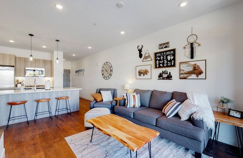 Silverthorne Condo | Welcome to Mountain Dreams + River Streams!