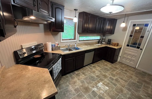 Whittier House | Welcome To Mountain Side Viewsn2BR 2BA House nestled in the Smoky Mountains!