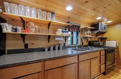 Otis Cottage | WELCOME TO "ON THE ROCKS" COTTAGEnnLakeside cottage near Acadia National Park!