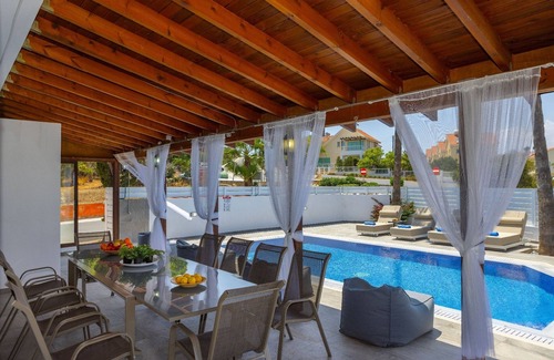 Cape Greko Villa | Welcome to our beautiful 5-bedroom villa, situated near the stunning Konnos beach