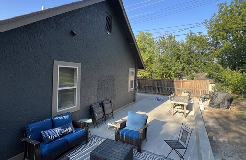 Sioux Falls House | Welcome to our Blue Bungalow in the heart of Sioux Falls. Close to everything!