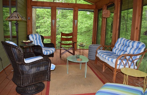 Frankfort House | Welcome to our cottage on the M22 corridor