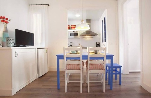 El Parc i la Llacuna del Poblenou Apartment | Welcome to our cozy apartment in Poblenou! You will love it because it's location, close to all the main interesting places in Barcelona and at the same time, away from the noise of the city.