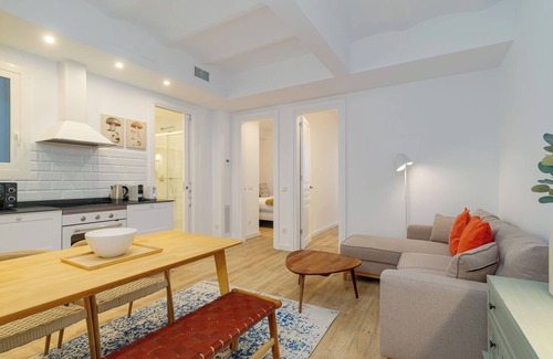 El Parc i la Llacuna del Poblenou Apartment | Welcome to our cozy apartment in Poblenou! You will love it because it's location, close to all the main interesting places in Barcelona and at the same time, away from the noise of the city.