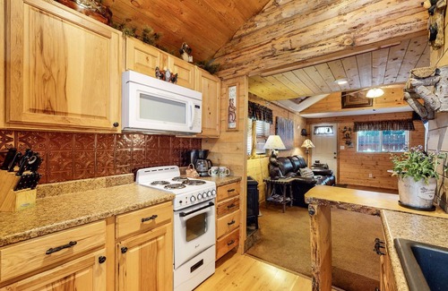 Drake Cabin | Welcome to our getaway at Annie's Mountain Retreat!