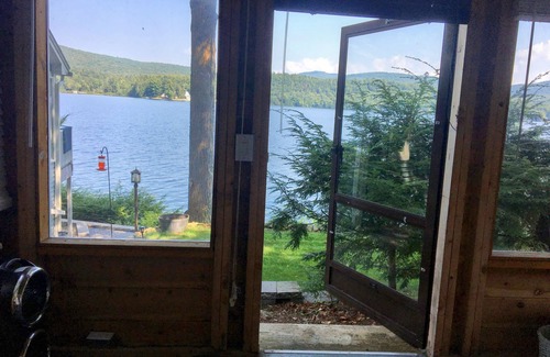 New Durham House | Welcome to our Lakehouse-nestled just steps away from pristine Merrymeeting Lake