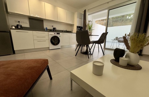 Aglantzia Apartment | Welcome to Our Luxurious 1-Bedroom Private Residence with a Special Patio