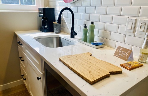 Cedar Hills Apartment | Welcome to our Luxury Memory Lane Hideaway