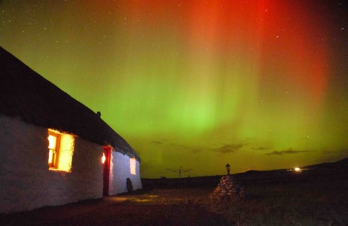 Isle of North Uist Cottage | Welcome to our romantic, traditional thatched blackhouse; an ideal retreat