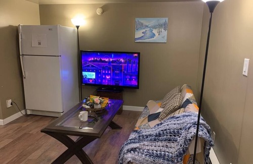 Upper Ten Oaks House | Welcome to Our Sandy Hill Guest Suite in East Abbotsford!