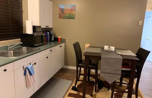 Upper Ten Oaks House | Welcome to Our Sandy Hill Guest Suite in East Abbotsford!