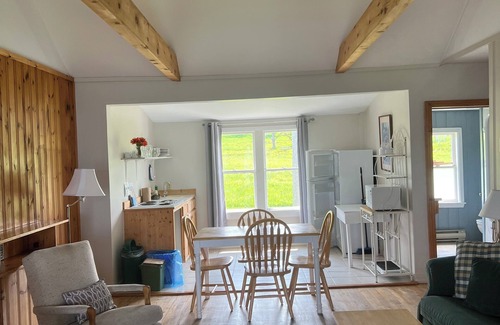 Smiths Cove Cottage | Welcome to our seaside haven.nLarge self sufficent cottage on the shore.