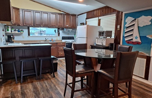 Galveston House | Welcome to our small cozy beach house. A nice place for a small family.