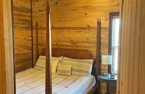Gillham Cabin | Welcome to our wonderful riverfront property located on the Cossatot River!