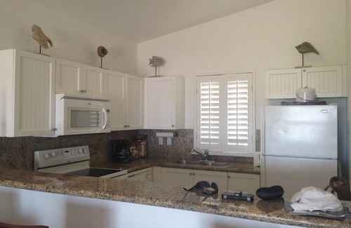 Alice Town Villa | Welcome to Paradise, Beautiful 2/2 Villa, 3rd. Floor Water Views (40 ft. Slip)