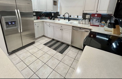 Ludlam House | Welcome to Paradise Island by Metro Zoo Miami!