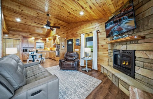 Hilham House | Welcome to Paradise @ The Pointe where the views are absolutely breathtaking.