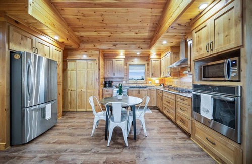 Hilham House | Welcome to Paradise @ The Pointe where the views are absolutely breathtaking.