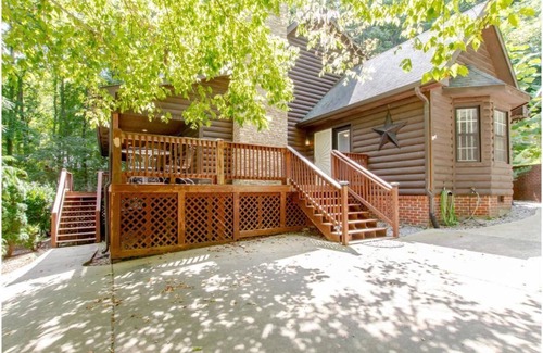 Lancaster Cabin | Welcome to peaceful Parkview Hollow, Gated Community 1 mile from lake!