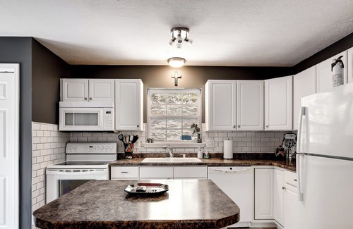 Gallatin Apartment | Welcome to Peaceful Paradise