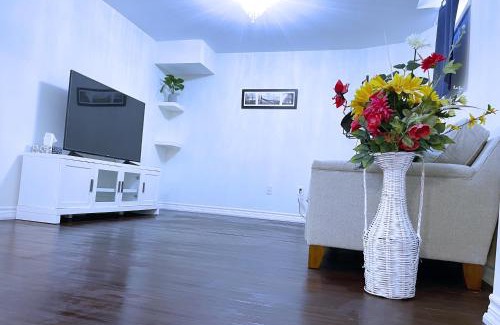 Innisfil Apartment | WELCOME TO PREMIUM LIVING PLACE/2 BEDROOMS SUITE