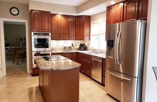 North Potomac House | Welcome to Quince Orchard Knolls, North Potomac. Your home away from home!