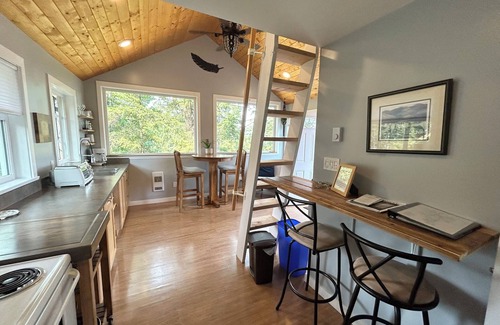 Quathiaski Cove House | Welcome to Raven's Bluff Guest House.a bird's eye view.